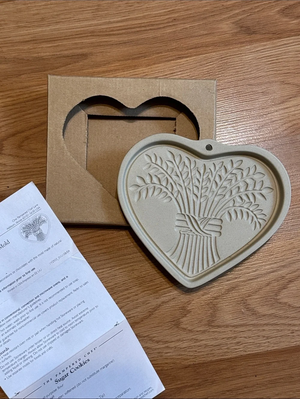Heart Shaped Wheat Sheaf Silicone Mold - Neutral Beige